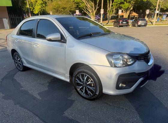 TOYOTA ETIOS 1.5 PLATINUM SEDAN 16V FLEX 4P AUTOMÁTICO TOYOTA ETIOS 1.5 PLATINUM SEDAN 16V FLEX 4P AUTOMÁTICO